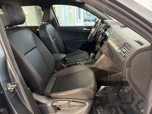 Used 2020 Volkswagen Tiguan SE R-Line FWD image 26