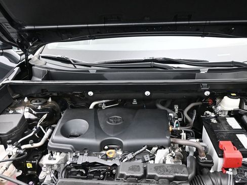 Used 2021 Toyota RAV4 XLE image 23