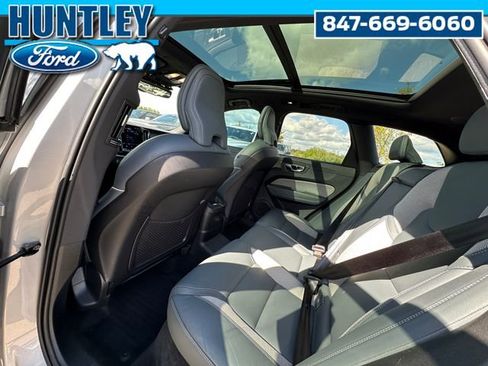 Used 2022 Volvo XC60 T8 R-Design w/ Advanced Package image 21