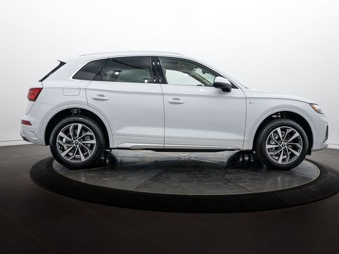 Certified 2024 Audi Q5 2.0T Premium Plus AWD/4WD image 3
