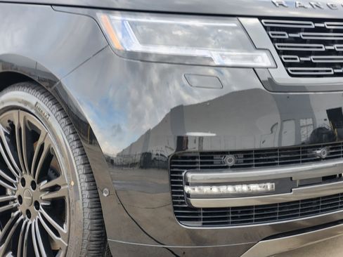 New 2026 Land Rover Range Rover Long Wheelbase SE image 8