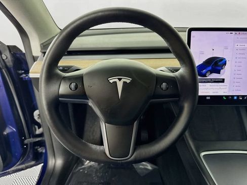 Used 2023 Tesla Model Y AWD image 14