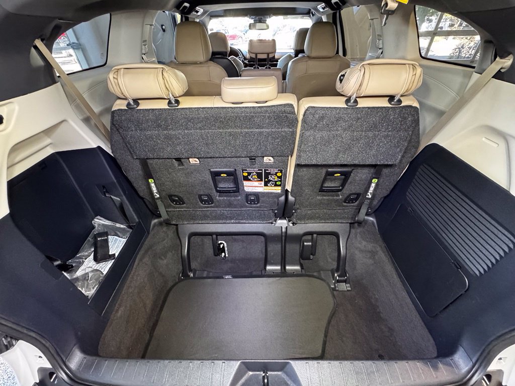 Certified 2024 Toyota Sienna XLE FWD image 51
