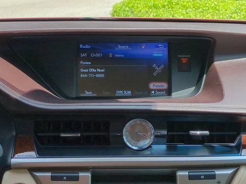 Used 2017 Lexus ES 350 FWD image 16