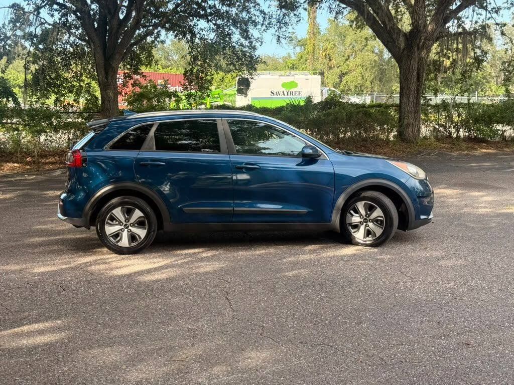 Used 2018 Kia Niro LX FWD image 4