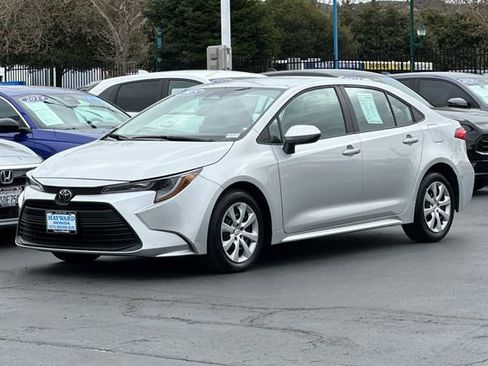 Used 2025 Toyota Corolla LE image 7