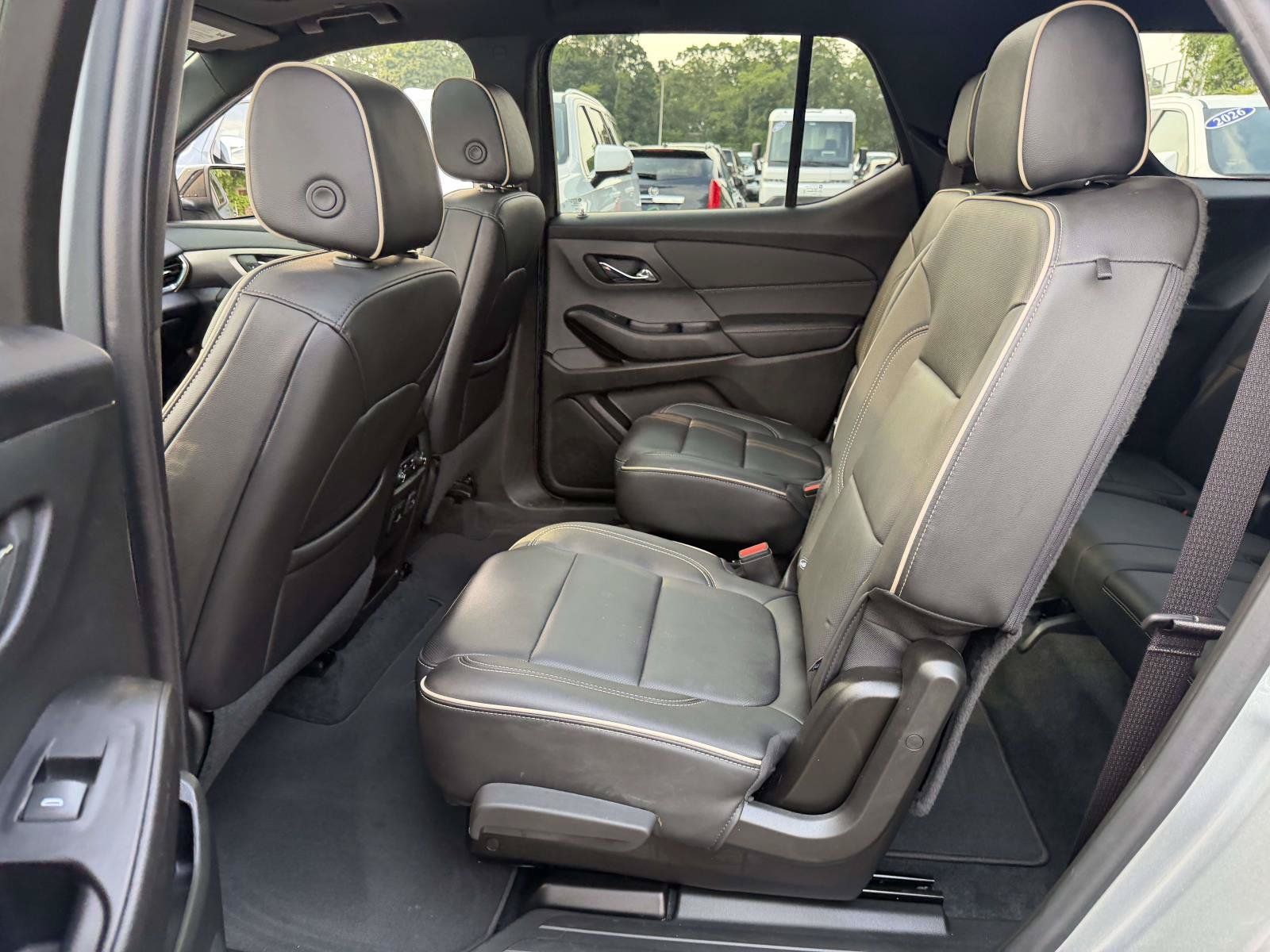 Certified 2023 Chevrolet Traverse Premier w/ Redline Edition AWD/4WD image 15
