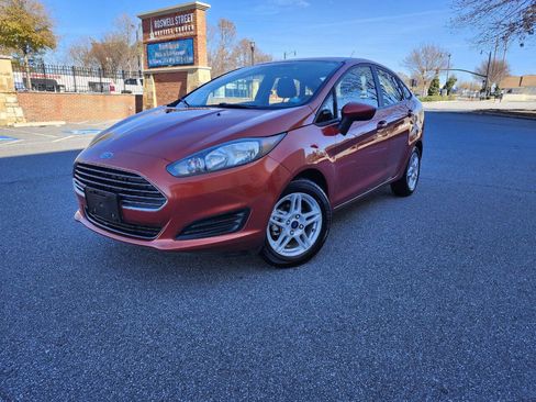 Used 2019 Ford Fiesta SE image 3