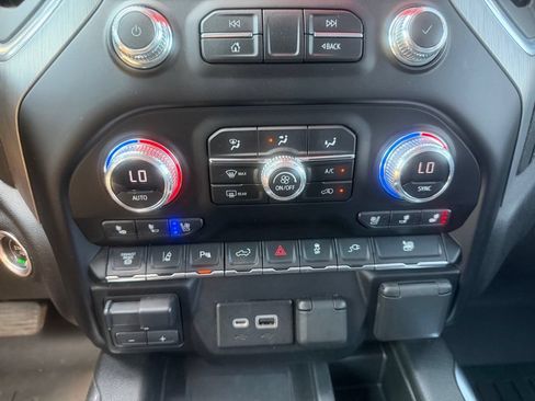 Used 2023 GMC Sierra 3500 Denali w/ Denali Ultimate Package AWD/4WD image 26