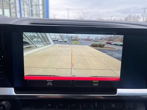 Used 2025 Chevrolet Silverado 1500 LT image 11