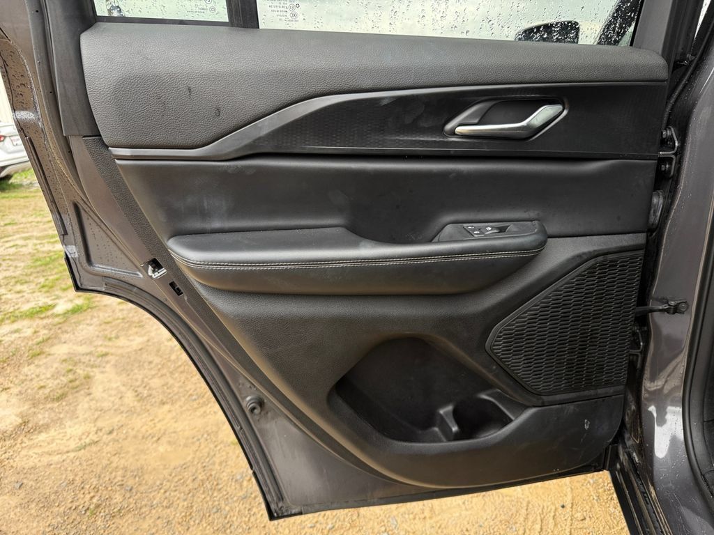 Used 2023 Jeep Grand Cherokee Altitude AWD/4WD image 36
