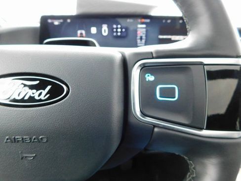 New 2026 Ford Expedition Platinum w/ Stealth Appearance Package image 42