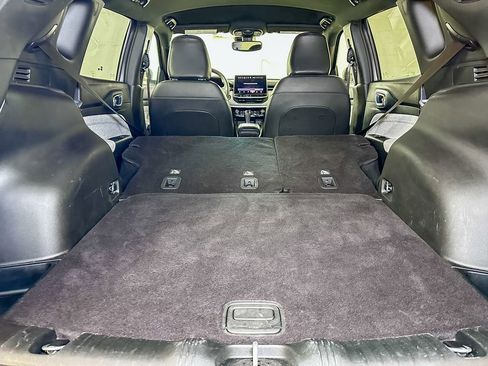 Used 2024 Jeep Compass Latitude image 22