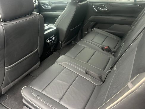 Used 2024 GMC Yukon XL SLT image 13