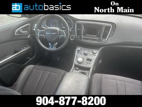 Used 2015 Chrysler 200 Limited image 15
