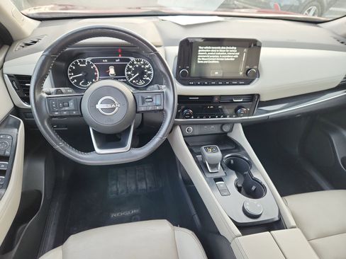 Used 2023 Nissan Rogue SL w/ SL Premium Package image 12