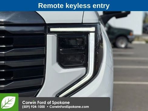 Used 2024 GMC Sierra 1500 AT4 w/ Technology Package AWD/4WD image 7