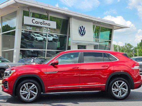 Certified 2024 Volkswagen Atlas Cross Sport SEL R-Line AWD/4WD image 2