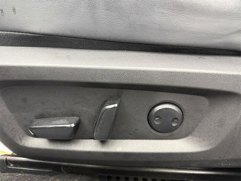 Used 2024 Mitsubishi Outlander SE image 13