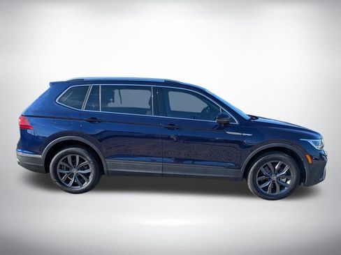Used 2023 Volkswagen Tiguan SE FWD image 2