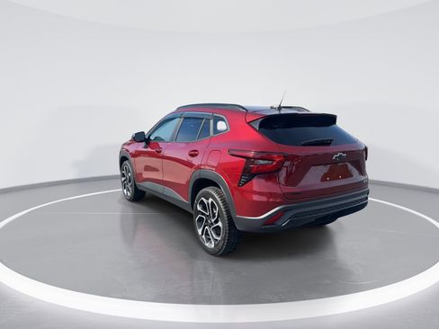 Used 2025 Chevrolet Trax RS w/ Driver Confidence Package image 7