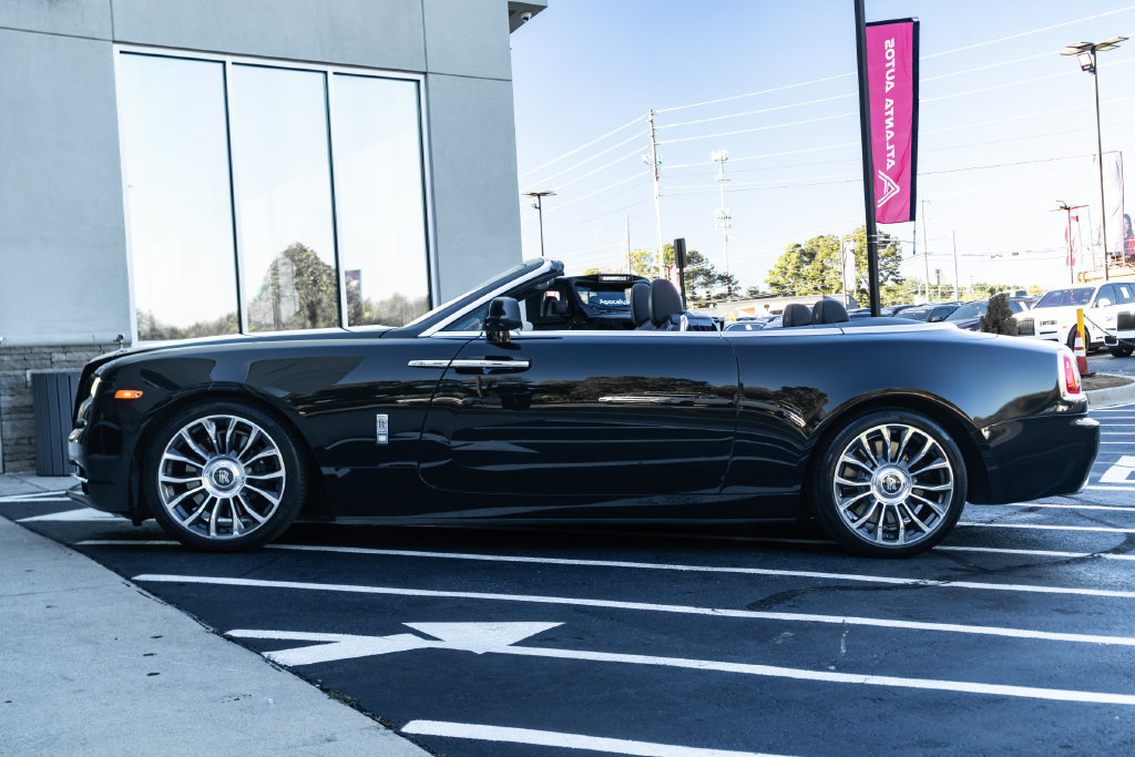 Used 2018 Rolls-Royce Dawn RWD image 18