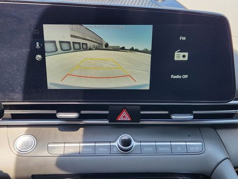 Used 2024 Hyundai Elantra SEL w/ Convenience Package FWD image 15