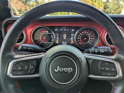 Used 2021 Jeep Wrangler Unlimited Rubicon image 30