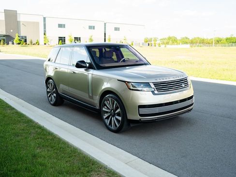Used 2023 Land Rover Range Rover SV AWD/4WD image 1