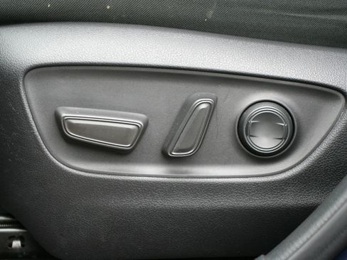 Used 2019 Toyota RAV4 XLE w/ Convenience Package image 31