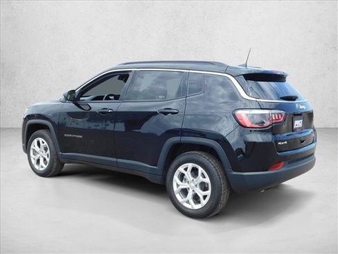 Used 2024 Jeep Compass Latitude AWD/4WD image 14