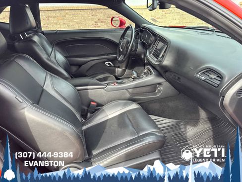 Used 2021 Dodge Challenger SXT w/ Plus Package image 9