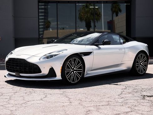 Used 2024 Aston Martin DB12 Coupe image 5