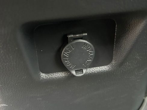 Certified 2022 Toyota RAV4 LE AWD/4WD image 22