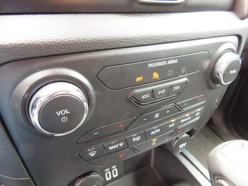 Used 2022 Ford Ranger Lariat w/ Tremor Off-Road Package AWD/4WD image 28