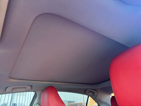 Used 2018 Toyota Camry XSE image 9