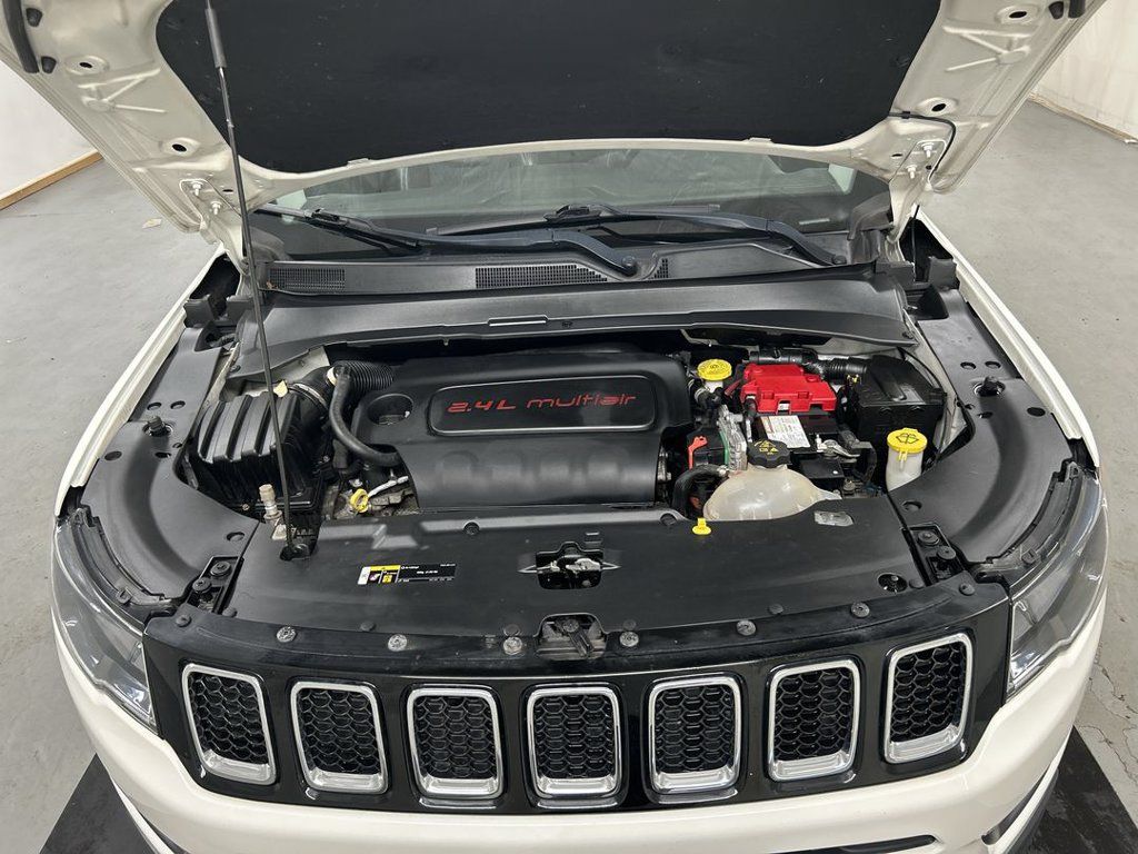 Used 2019 Jeep Compass Latitude w/ Popular Equipment Group AWD/4WD image 23