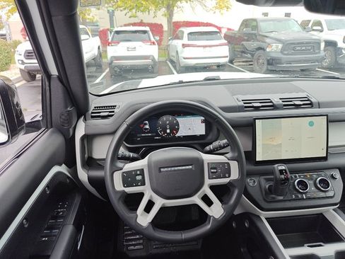 Used 2025 Land Rover Defender 110 S image 23