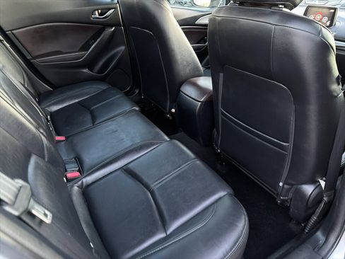 Used 2018 MAZDA MAZDA3 Touring image 20