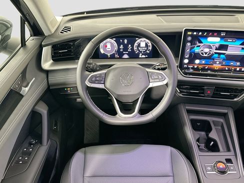 New 2026 Volkswagen Tiguan SE image 21