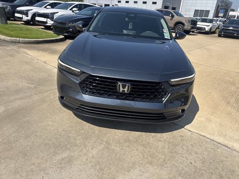 Used 2023 Honda Accord EX image 6