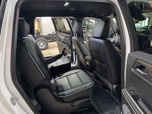 Certified 2026 GMC Acadia Denali w/ Super Cruise Package AWD/4WD image 11
