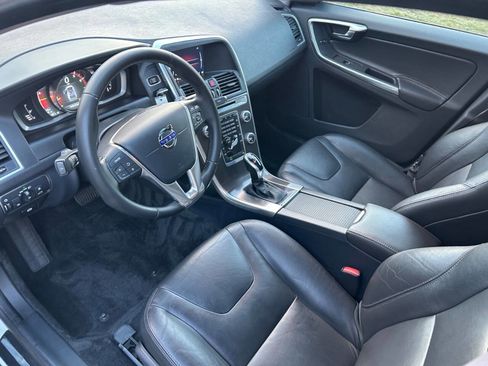 Used 2016 Volvo XC60 T6 image 16