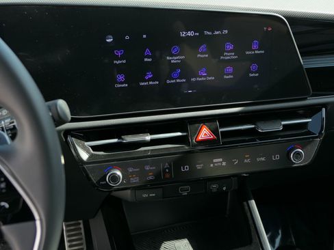 Certified 2025 Kia Niro EX Touring image 18