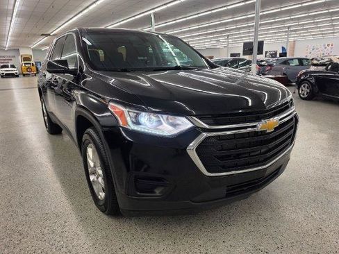 Used 2020 Chevrolet Traverse LS w/ LPO, Floor Liner Package FWD image 4