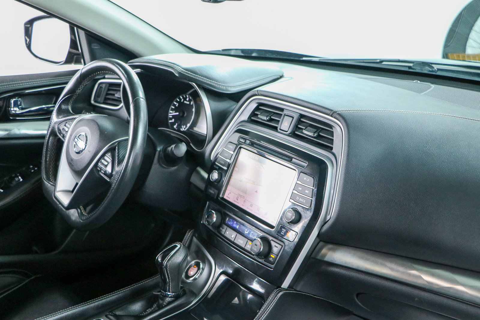 Used 2022 Nissan Maxima SV w/ Floor Mat Group FWD image 25