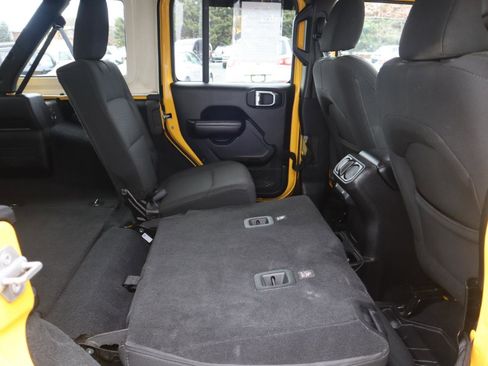 Used 2018 Jeep Wrangler Unlimited Sport S image 38