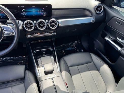 Certified 2022 Mercedes-Benz GLB 250 4MATIC w/ Premium Package Lite image 18