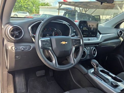 Used 2025 Chevrolet Blazer LT FWD image 15