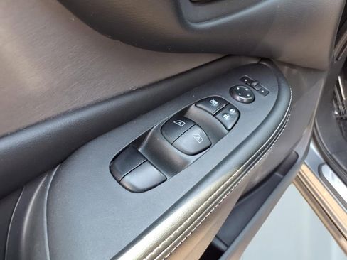 Used 2023 Nissan Murano SV image 13